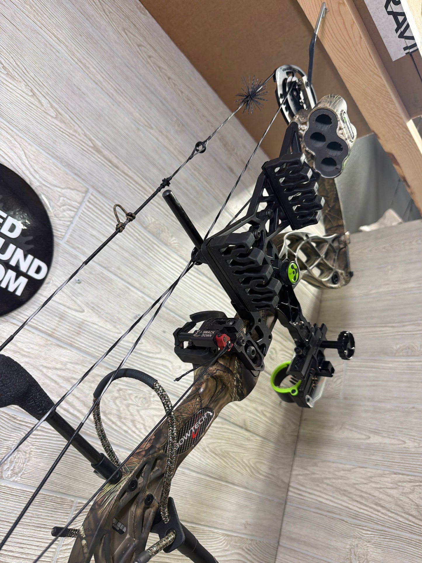 Bowtech Carbon Zion RH Camo Right Handed 60-70 25.5-30.5 PKG