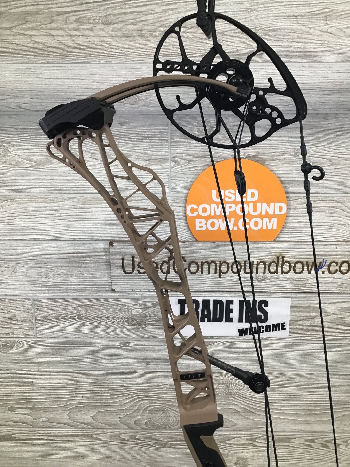 Used Mathews Lift X 29.5 Right Hand Earth 28.5/60#