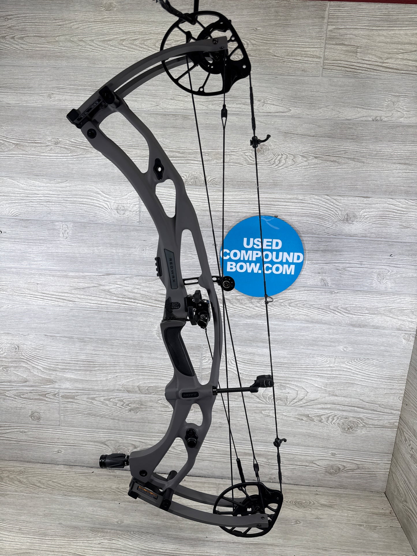 Hoyt RX-9 Ultra Right Handed 60-70# Tombstone 27.5/70 with rest