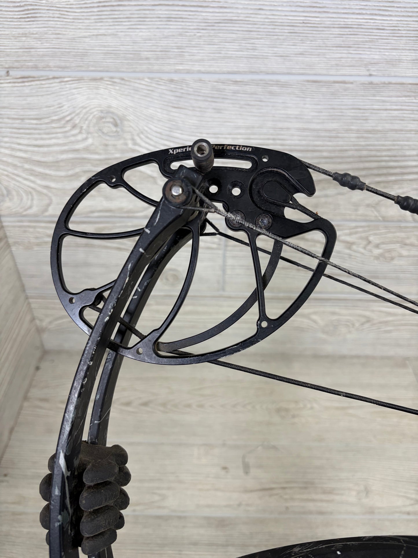 Used Xpedition Xcentric 7 RH 29" 55-65lb Bow Pkg