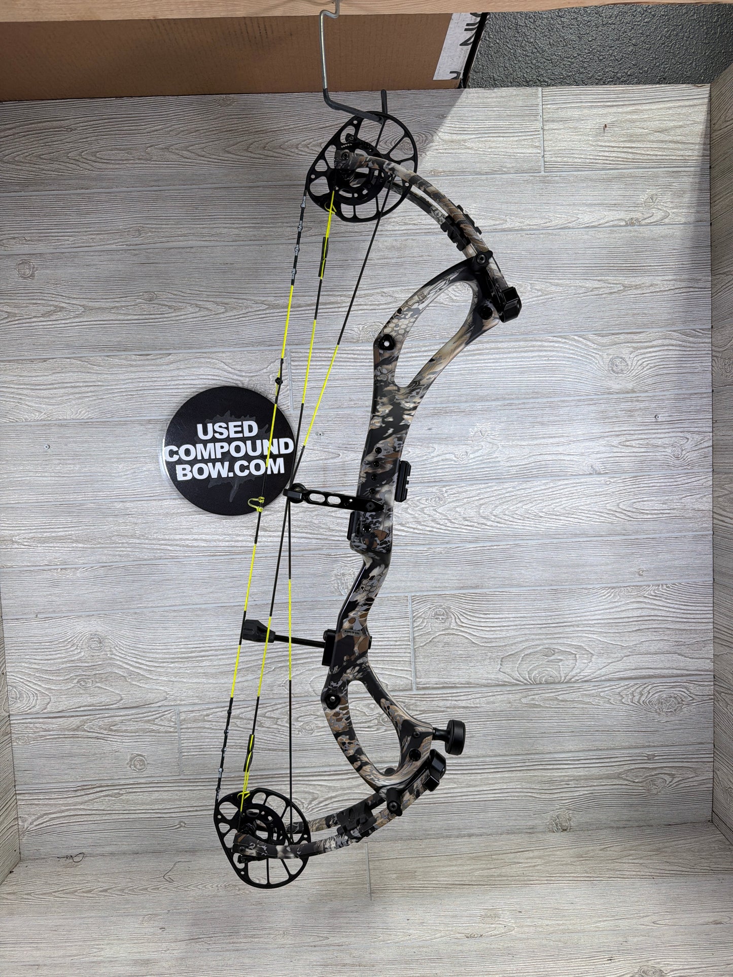 Used PSE Sicario FDS Kryptek Camo Right Handed with custom strings 80#