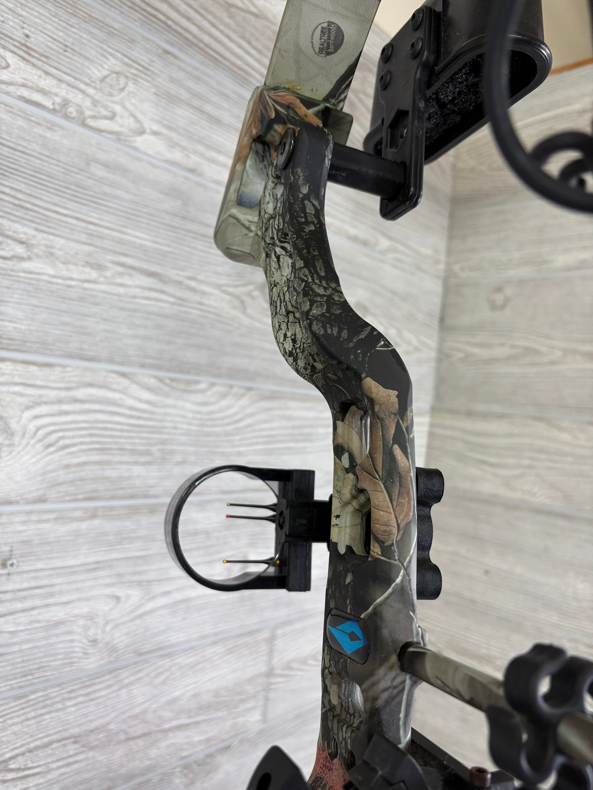 Diamond Razor Edge Bow RH Package