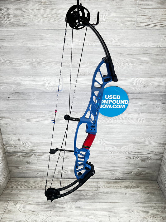 Used Hoyt Stratos 36 Right Handed Blue HBT 1 cam 24.25"-28"