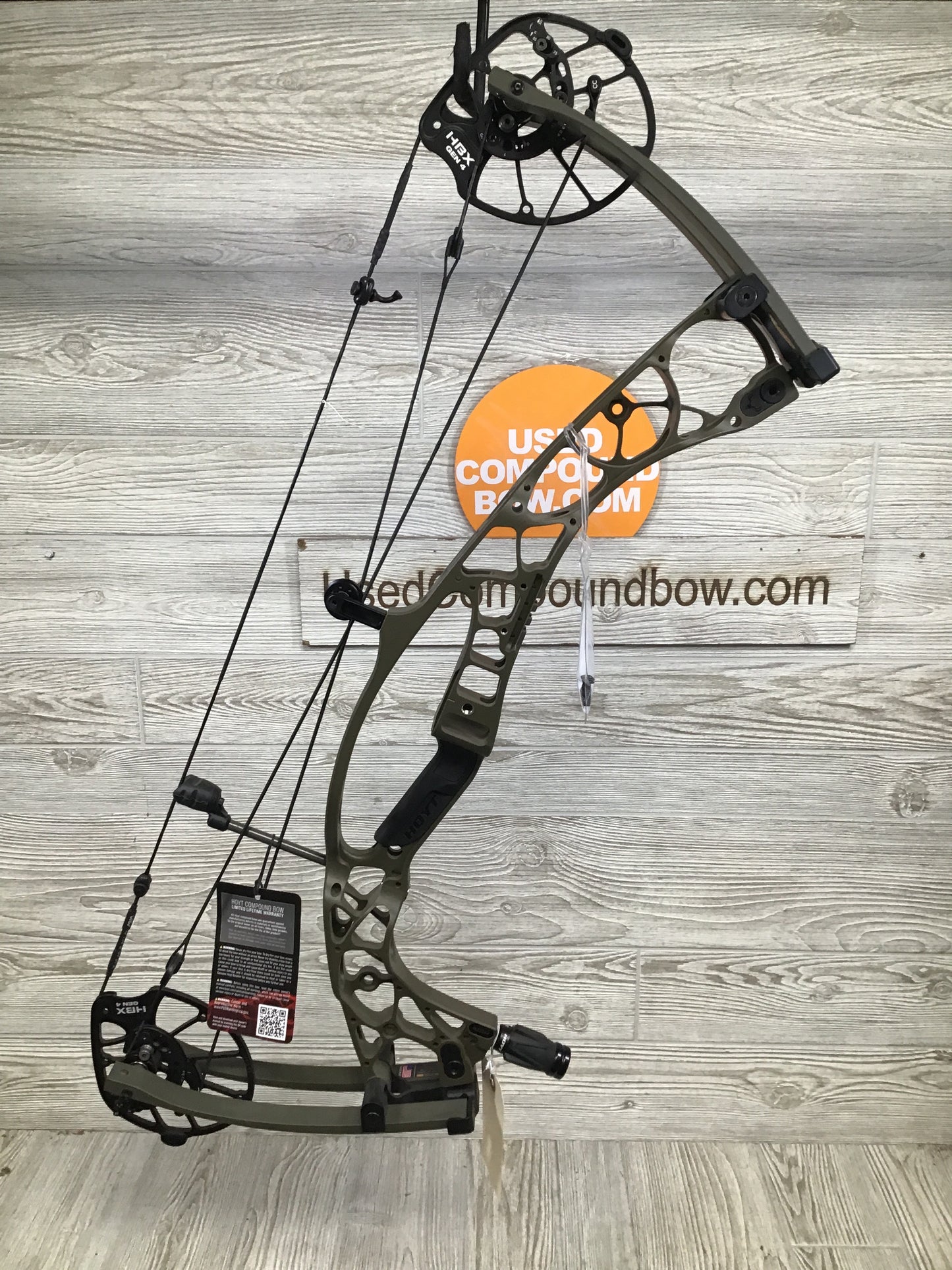 NEW Hoyt Alpha AX-2 29 Right Handed Wilderness Green 60-70#/25-30"