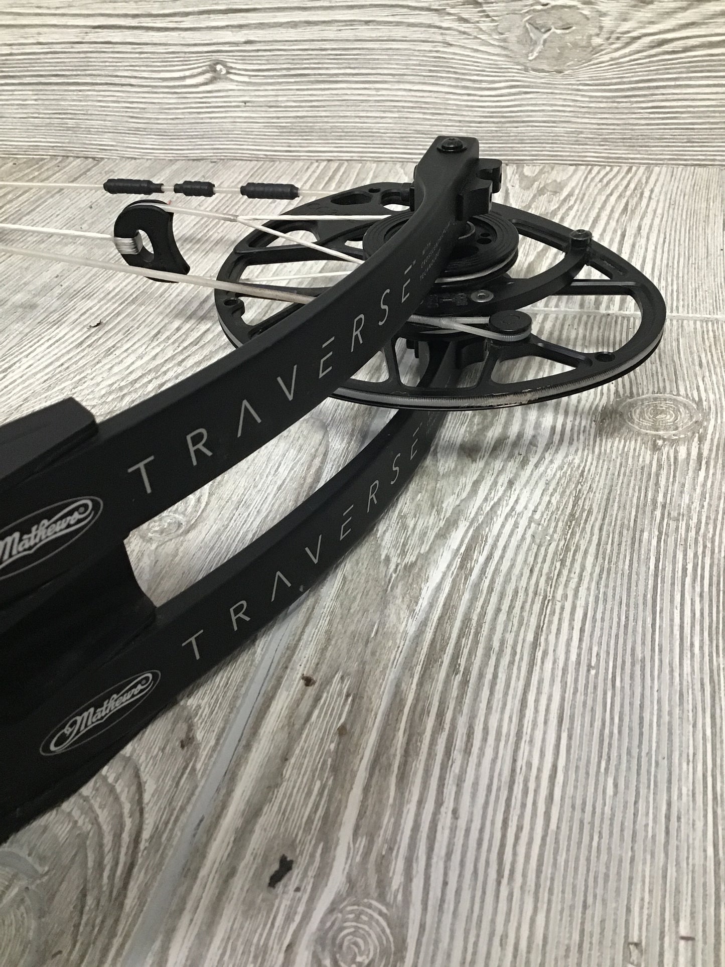 Used Mathews Traverse LH 60lbs Realtree dipped Package