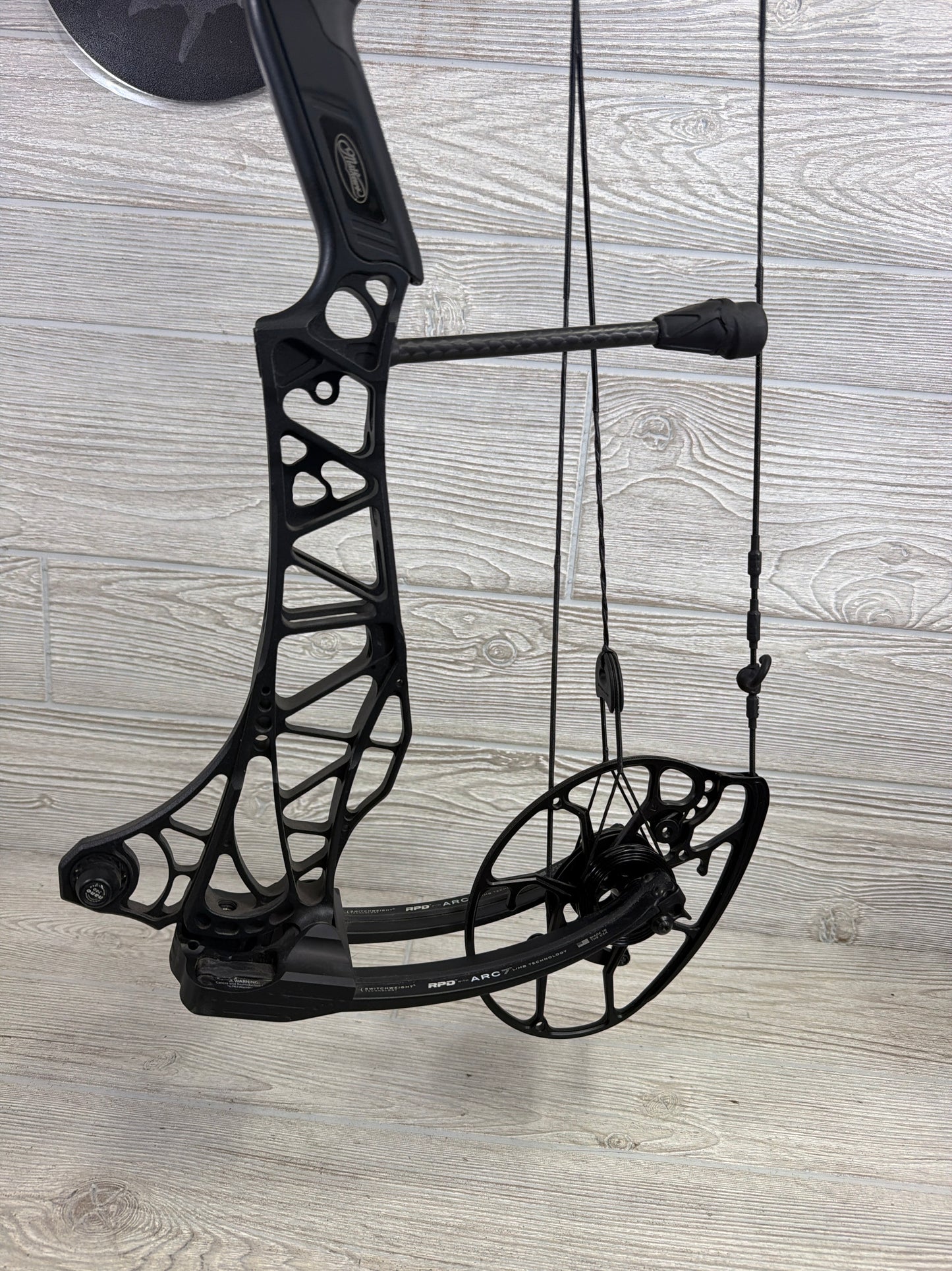 Used Mathews Lift X 33 RH Black Bow