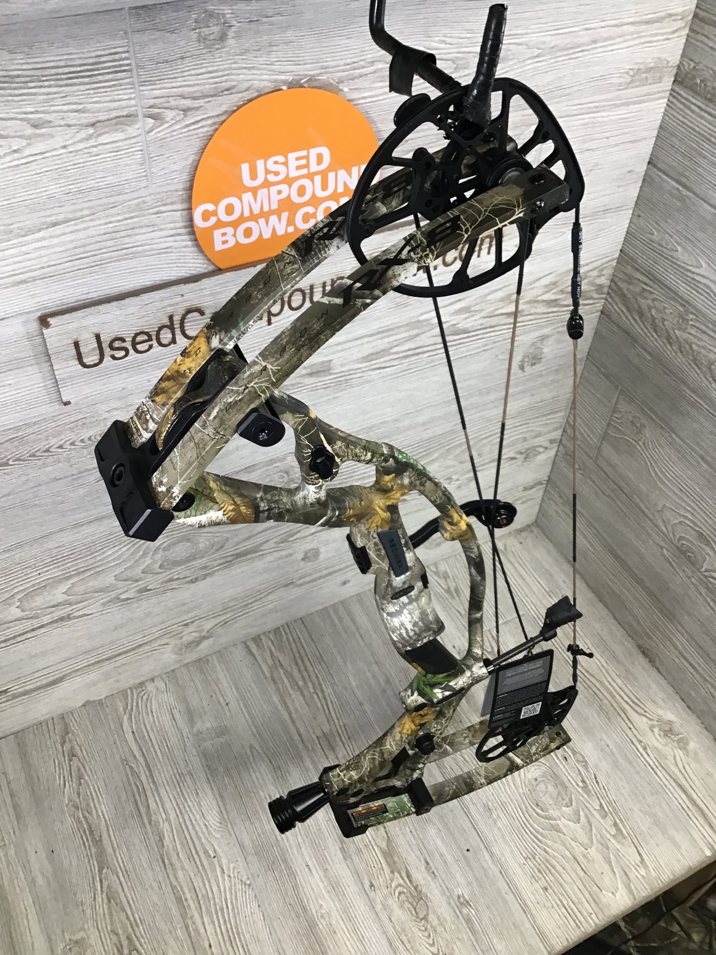 New Hoyt RX-8 Right Handed Realtree Edge 50-60lbs 28.5-30"