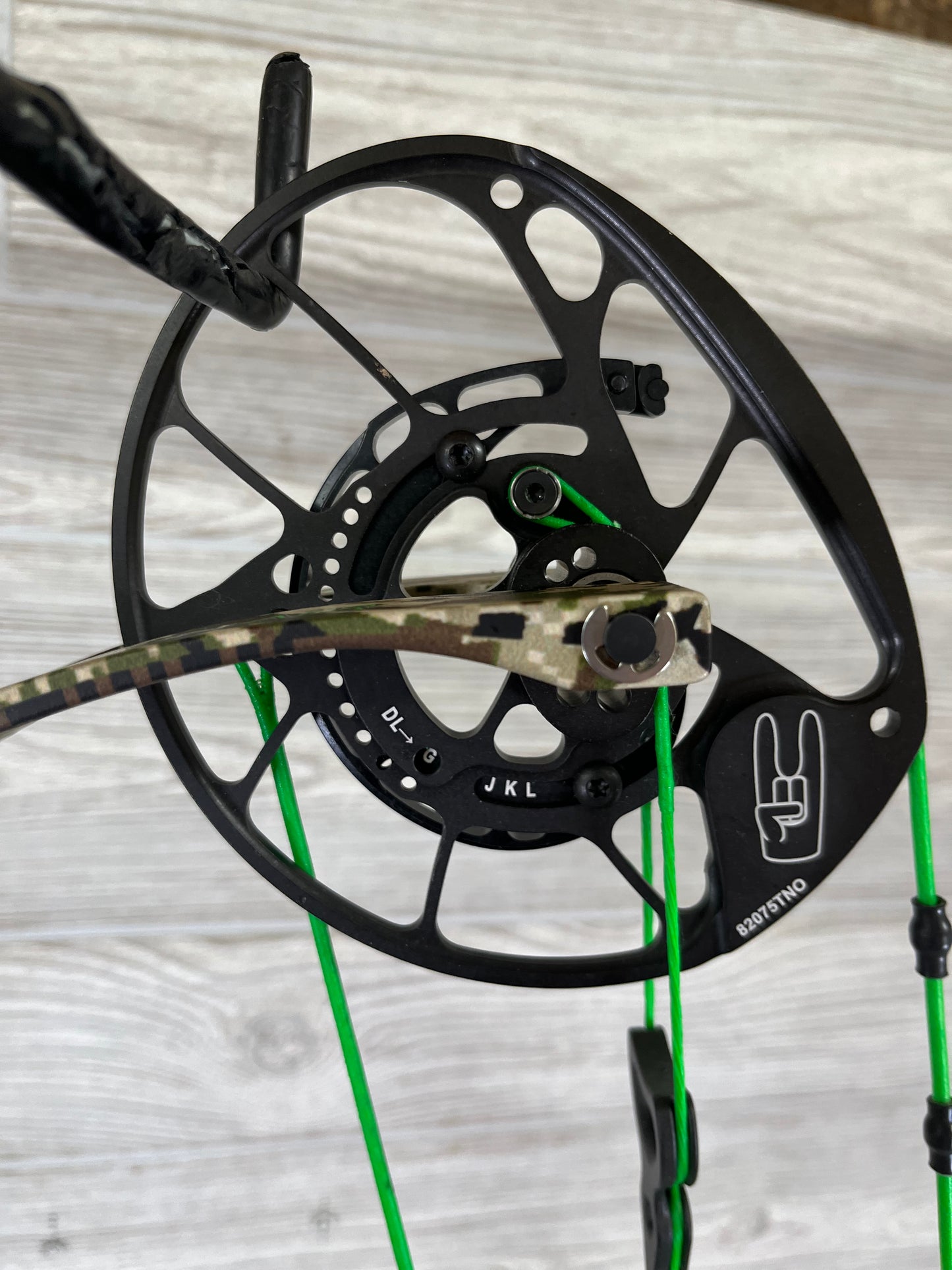 Used PSE Stealth Mach 1 Nock On RH 60-70# LOADED