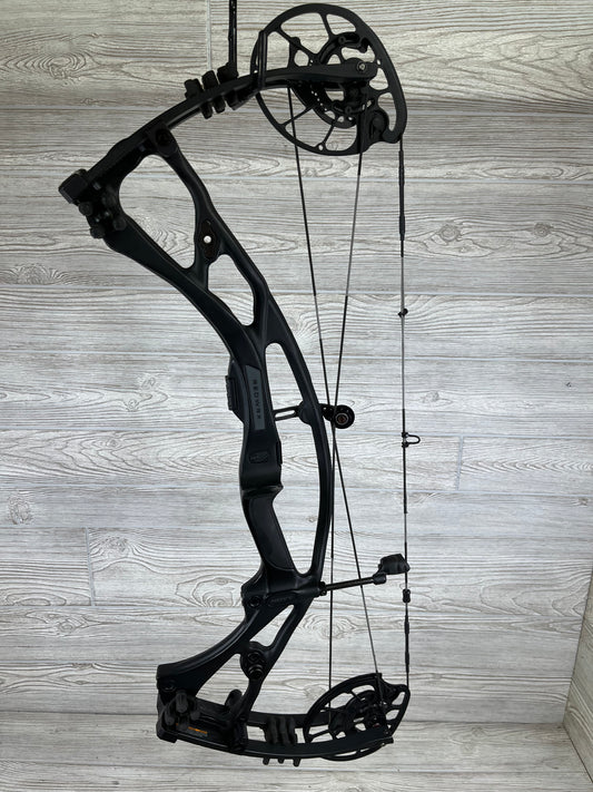 Hoyt RX-7 RH Black 70lbs 25-30" Bow Only