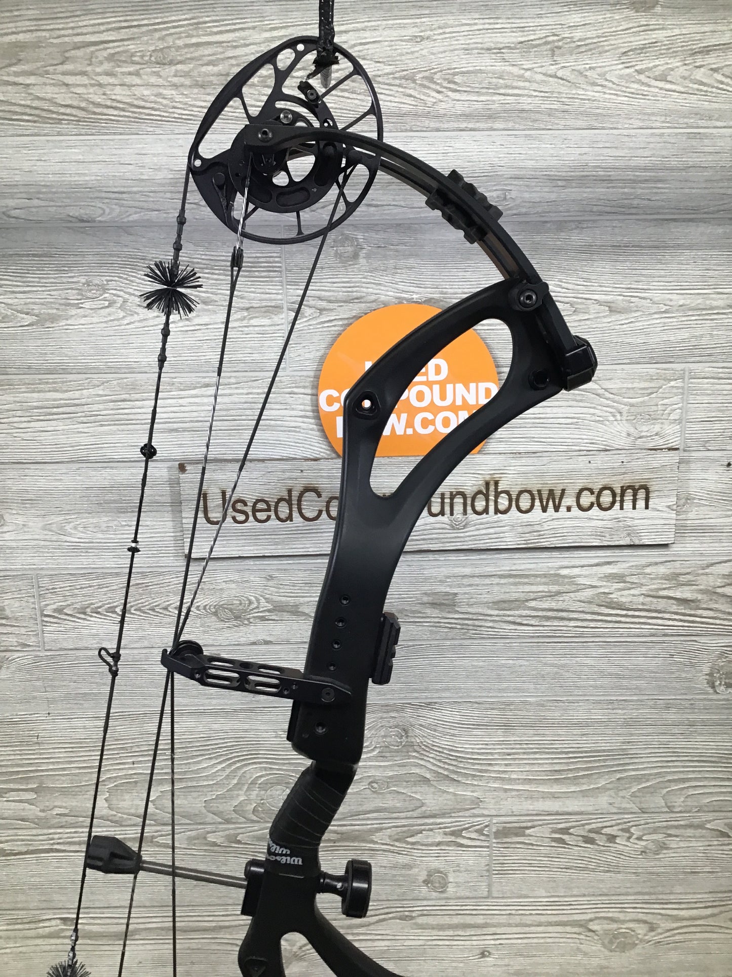 Used PSE Mach 30 DS Black Right Handed 24.5-30" 60/70#