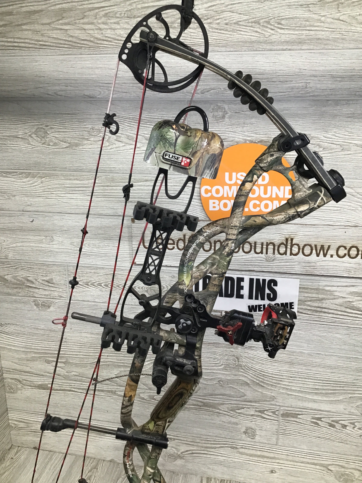 Used Hoyt Carbon Matrix 29" 70lb Right Hand Camo Bow Pkg