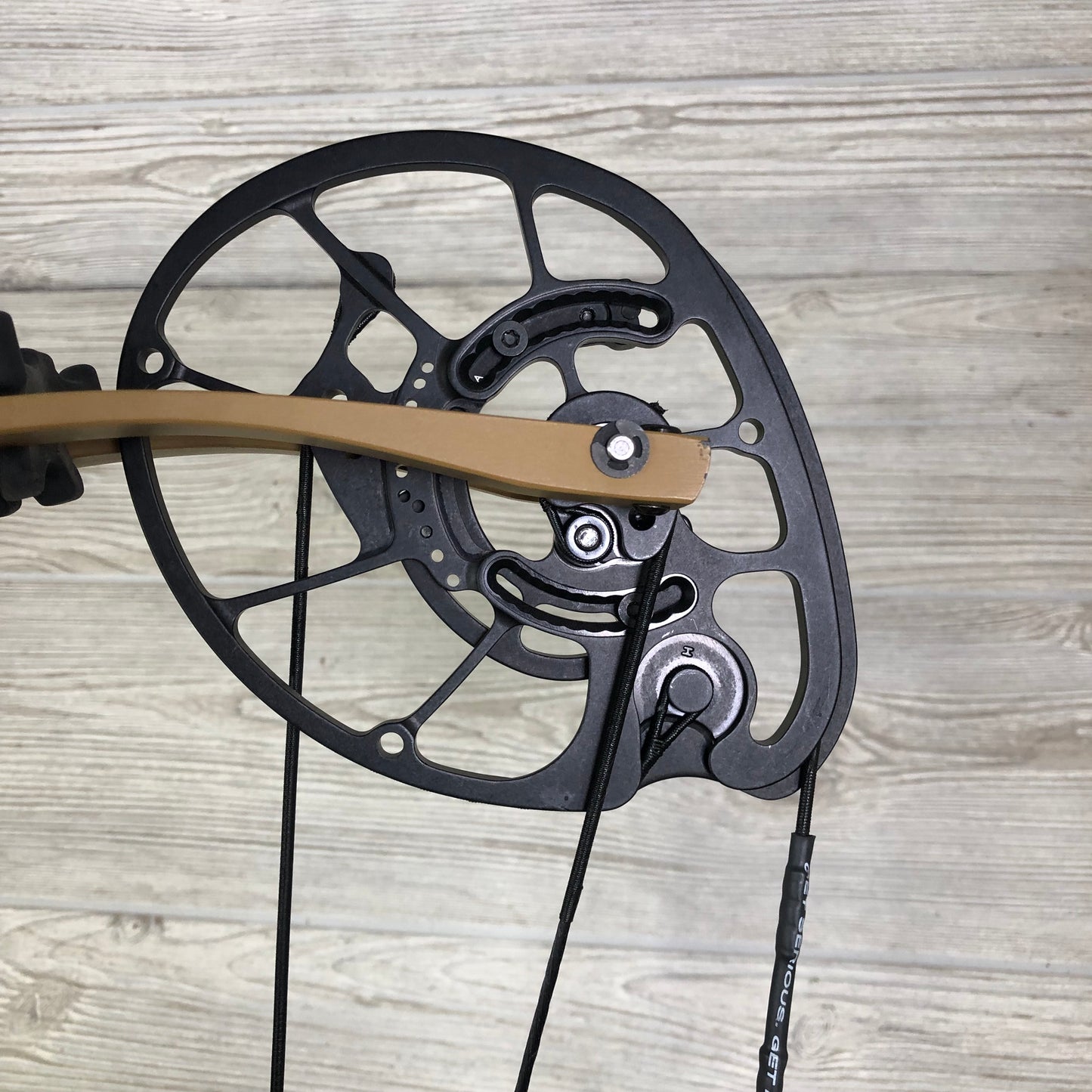 Used Hoyt Ventum 31 Right Handed Bourbon Package
