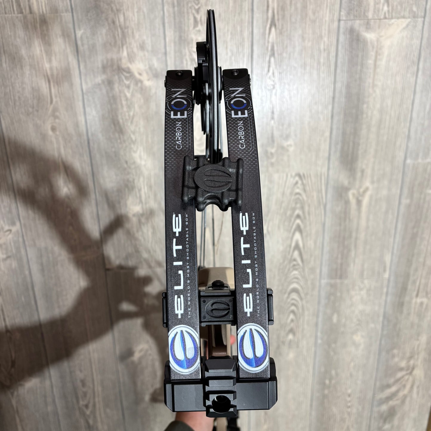 Elite Eon Mountain Tan RH 70lbs