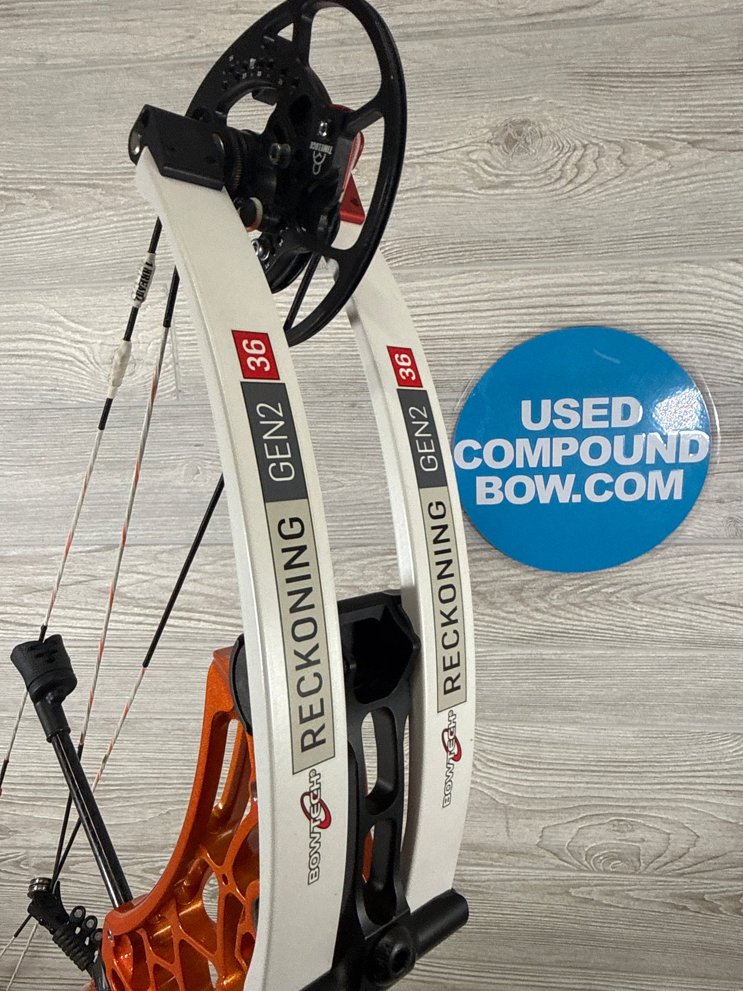 Used Bowtech Reckoning Gen 2 36 rh Illusion Orange 70#