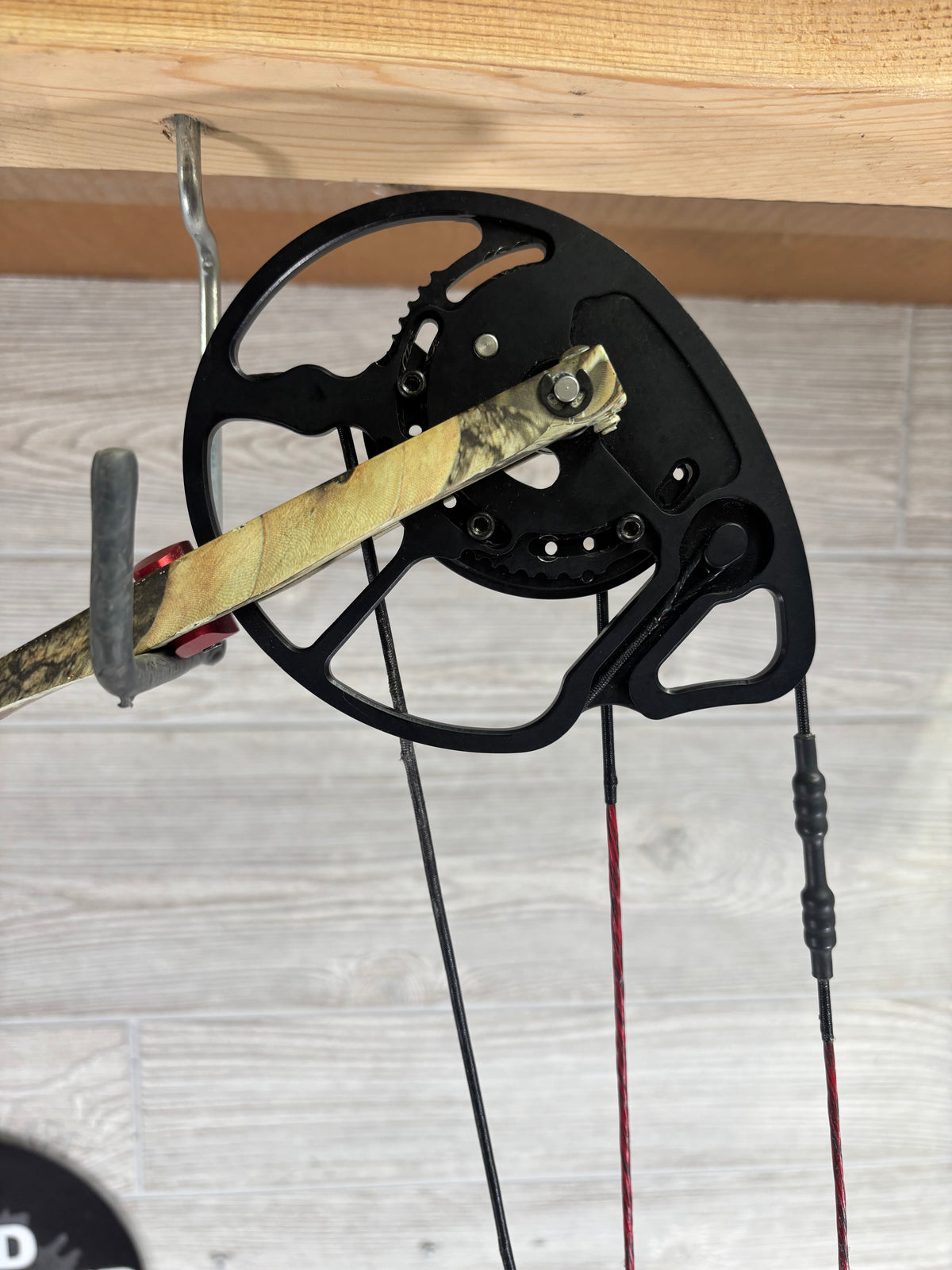 Bowtech Fuel Right Hand 18-30" 30-70lbs Camo