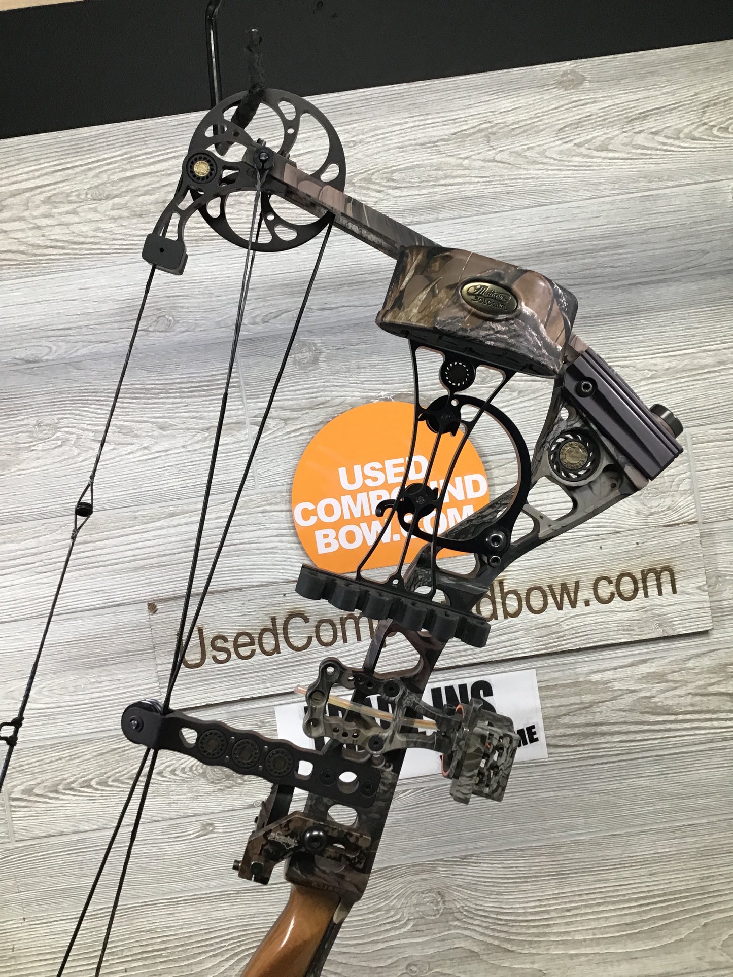 Mathews Switchback XT Right Handed 28" 50-60# Package GREAT condition