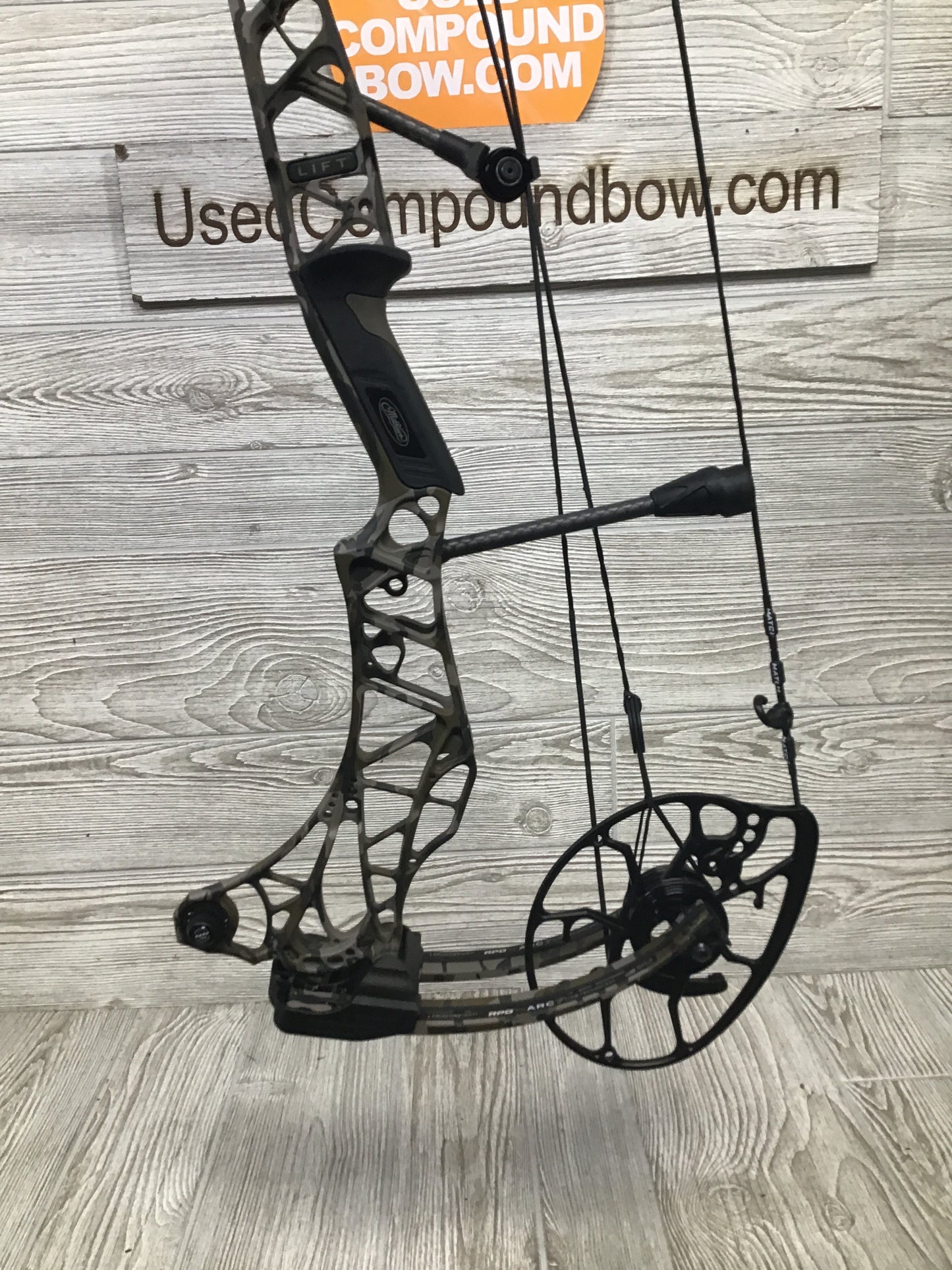 Used Mathews Lift X 29.5 Right Hand Bottomlands 26.5/60#