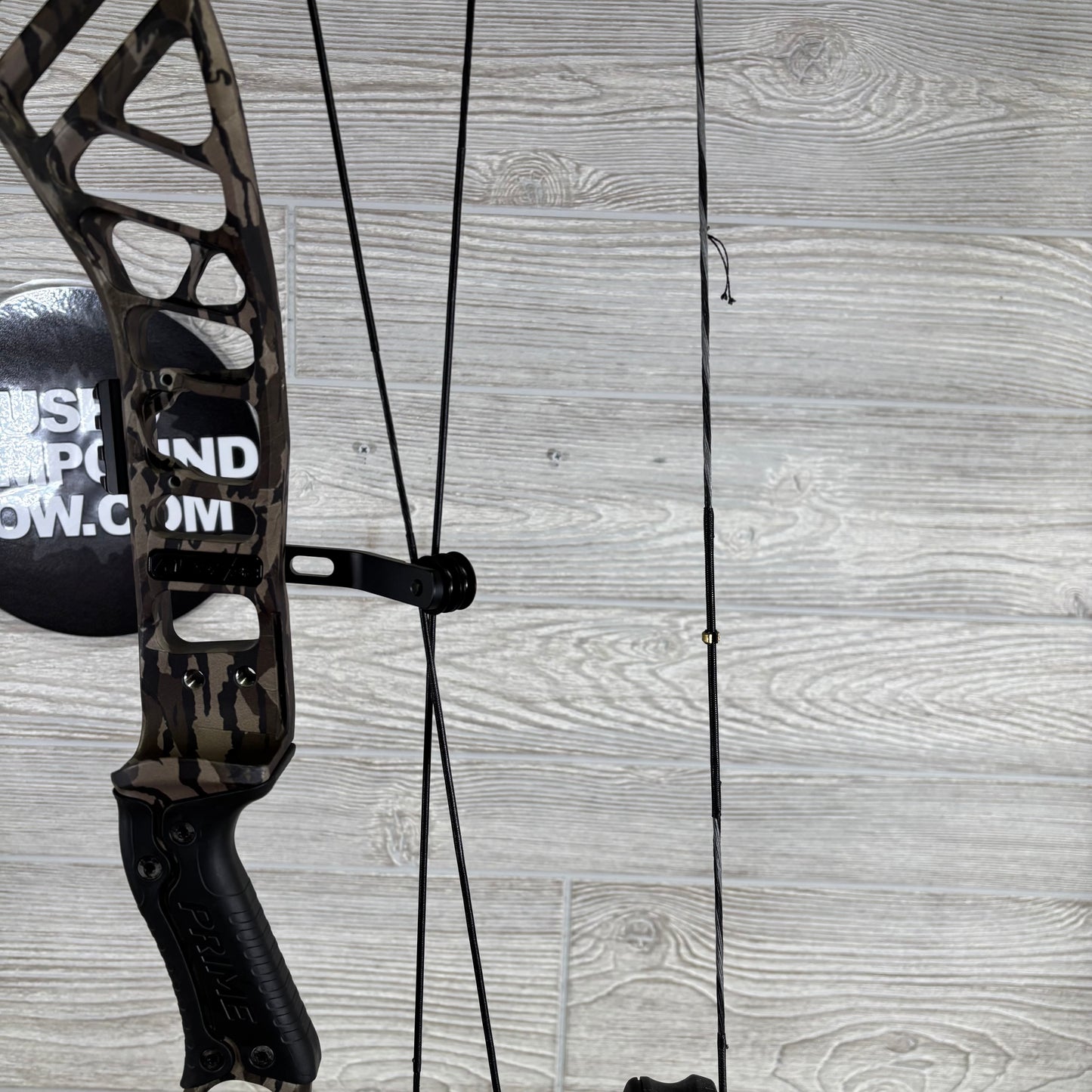 Used Prime RVX+ 32 Right Handed 70lbs Bottomlands