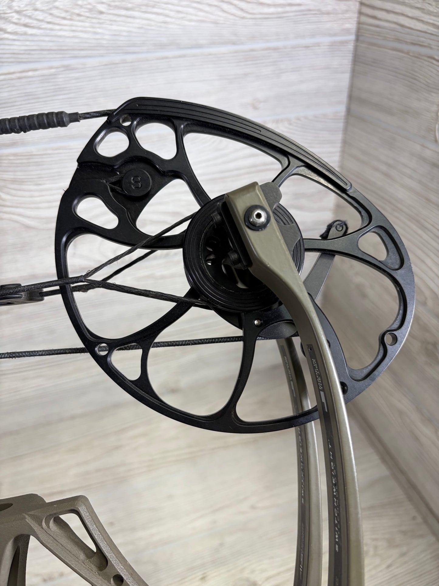 Used Mathews V3 27 Left Hand Ambush Green Bow