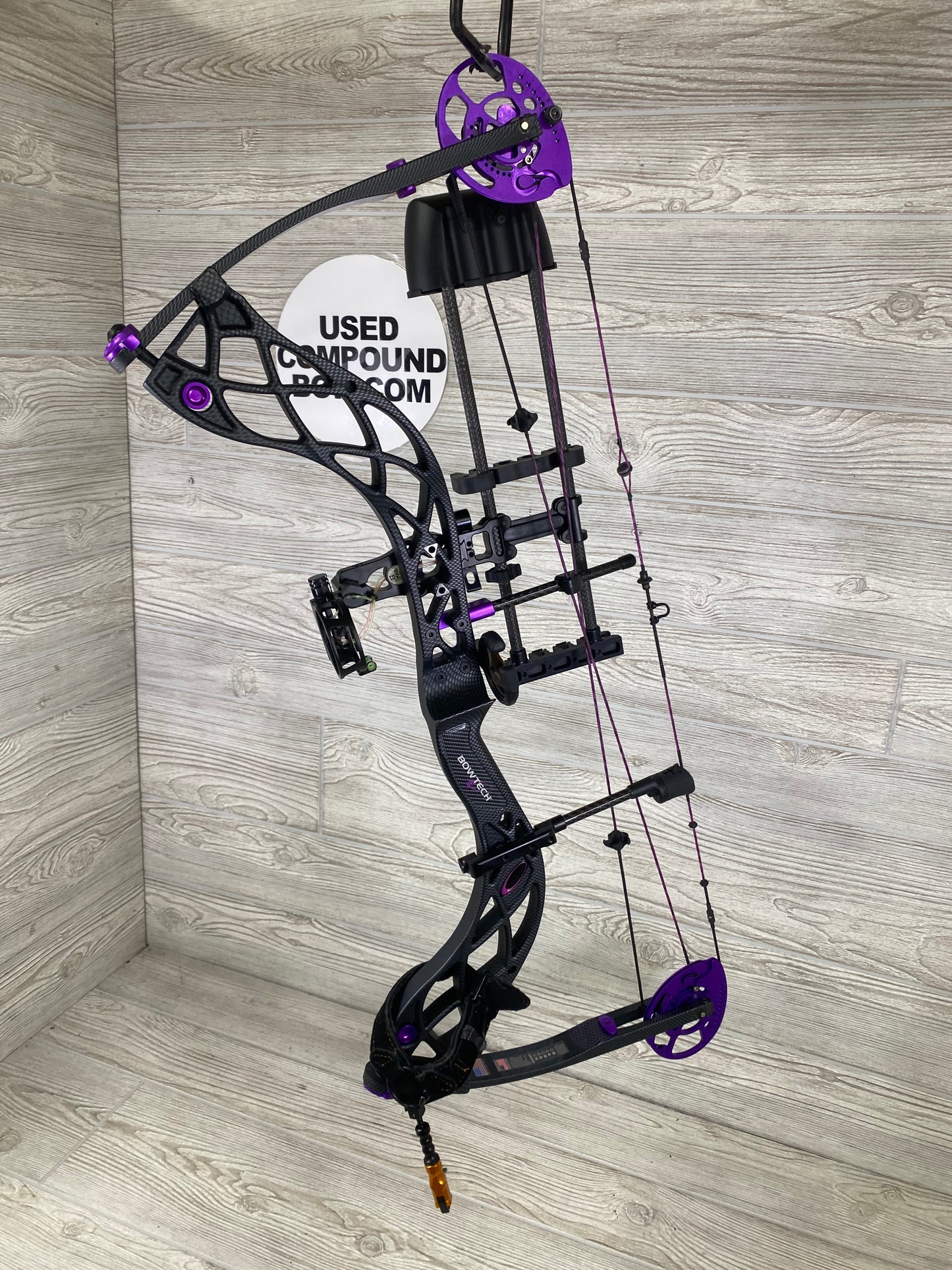 Used Bowtech Carbon Rose Right Handed Bow Pkg