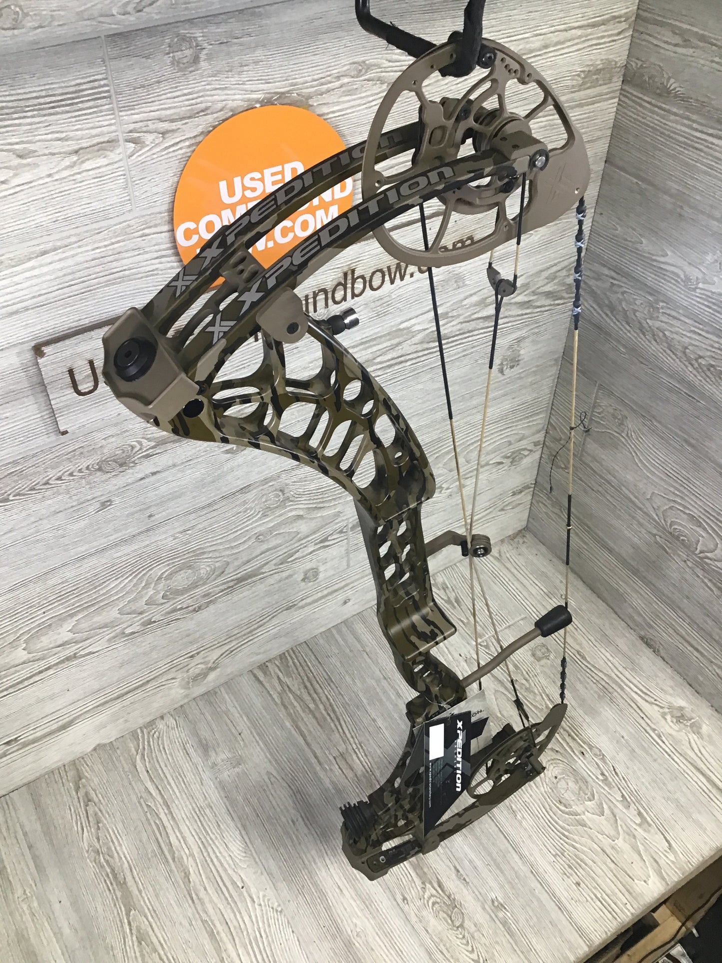 Xpedition Xlite 33 55-65# Mossy Oak Bottomlands 26"-31"