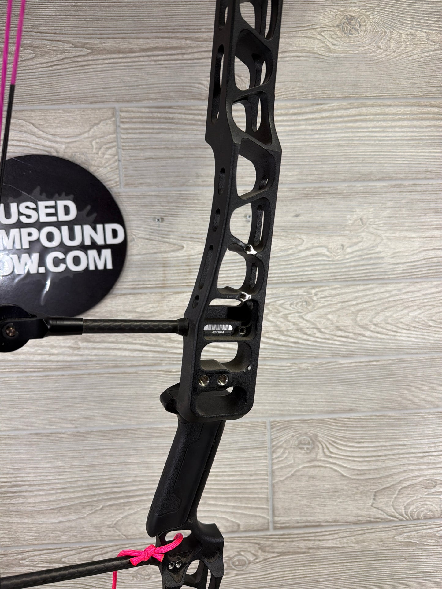 Used Mathews TRX 40 Right Handed Black 60# 31"