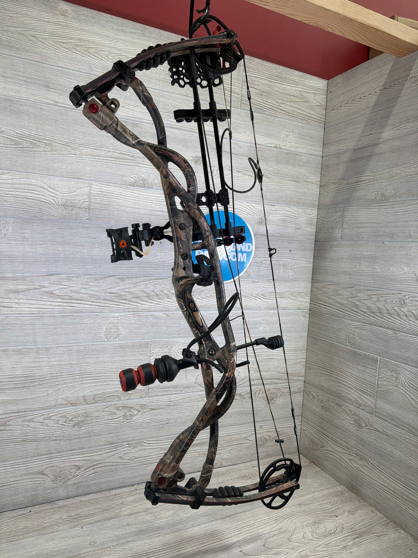 Used Hoyt Carbon Matrix 29" 70lb Right Hand Camo Bow Pkg