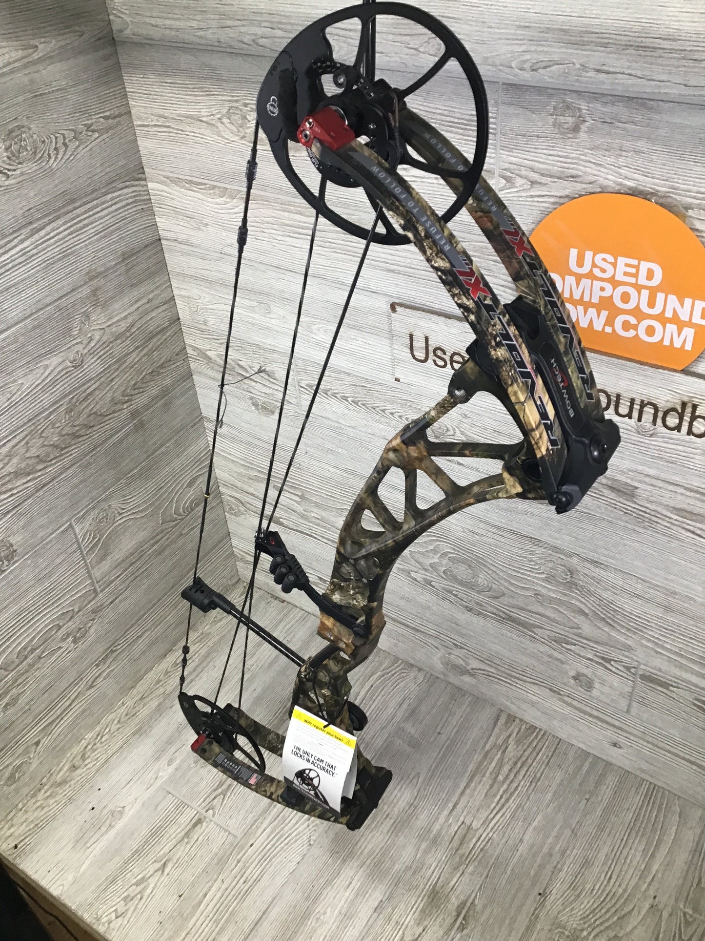NEW Bowtech Revolt XL Mossy Oak 60-70# 27.5-33"
