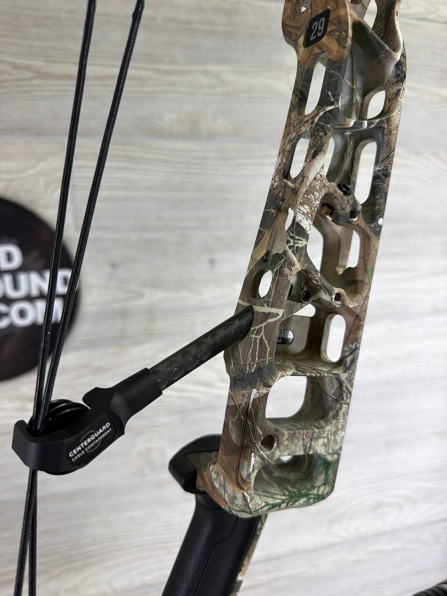 Used Mathews V3X 29 RealTree Edge Right Hand with Black Mathews Flatline 8" stablizer