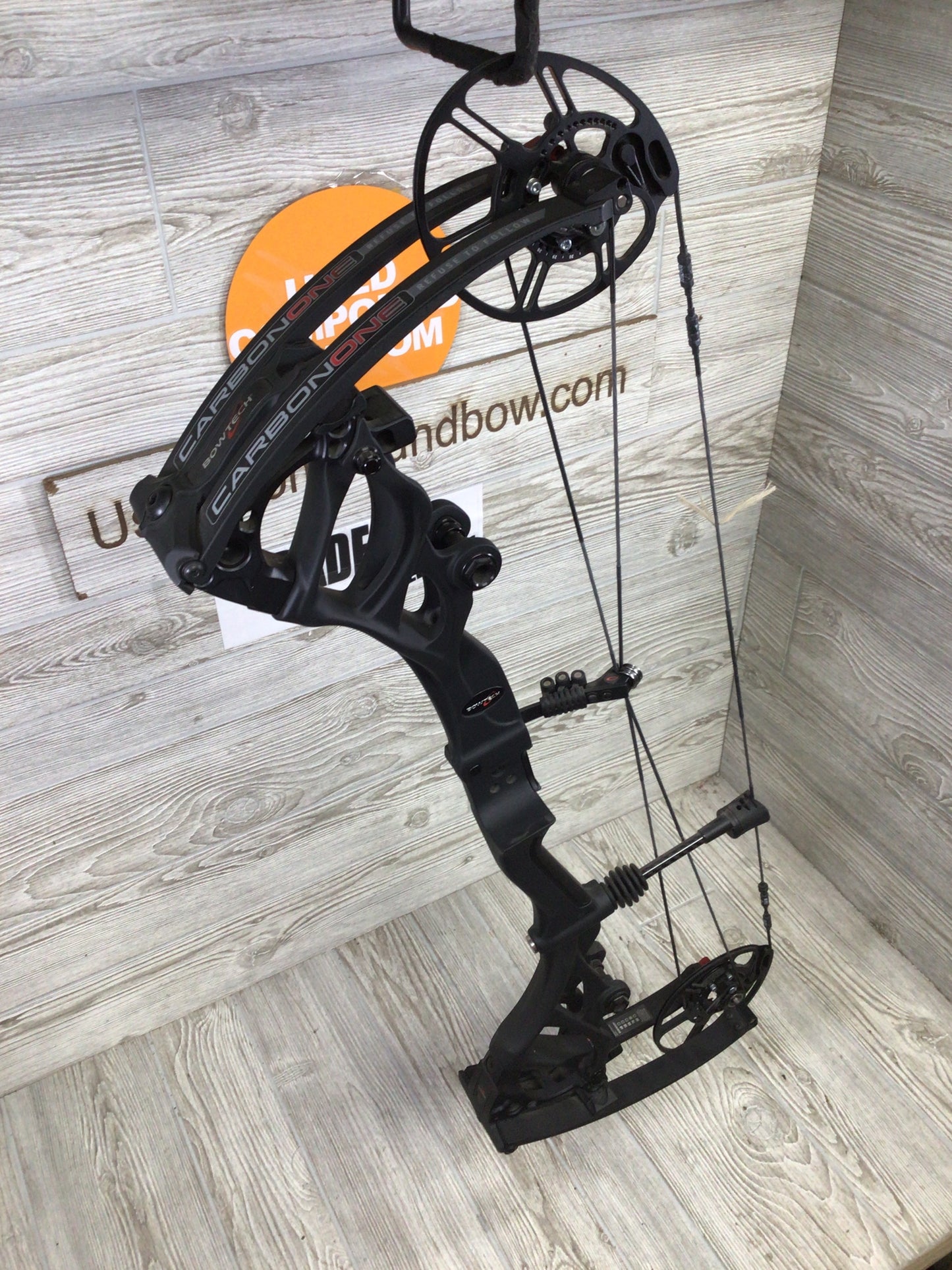 Bowtech Carbon One Black 29"/70# RH