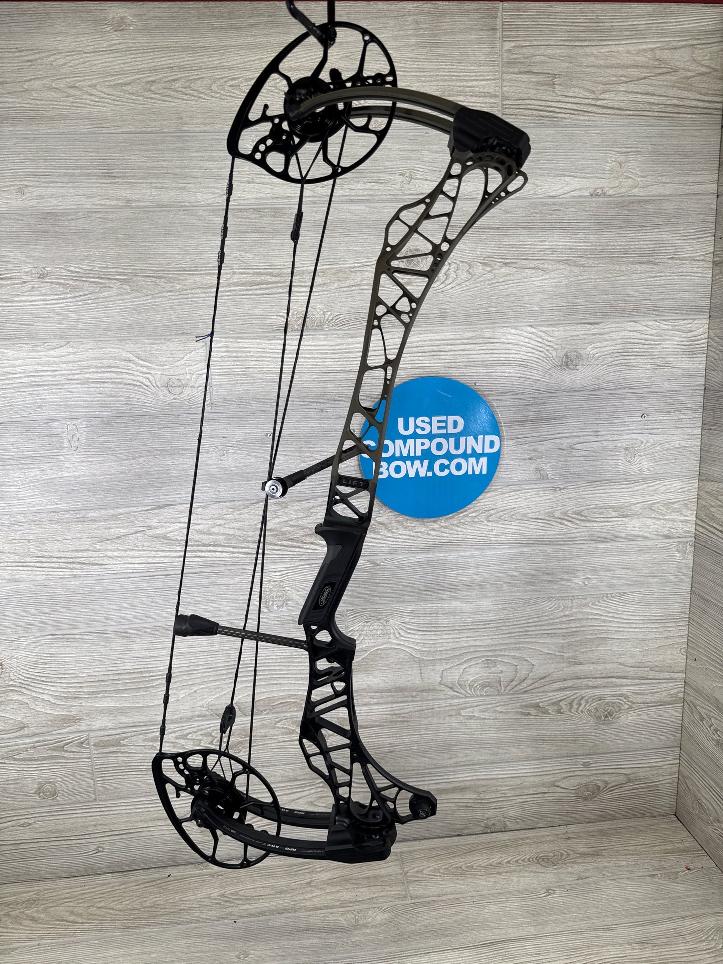 Used Mathews LIFT X 29.5 Left Hand Green Ambush Fade to Black