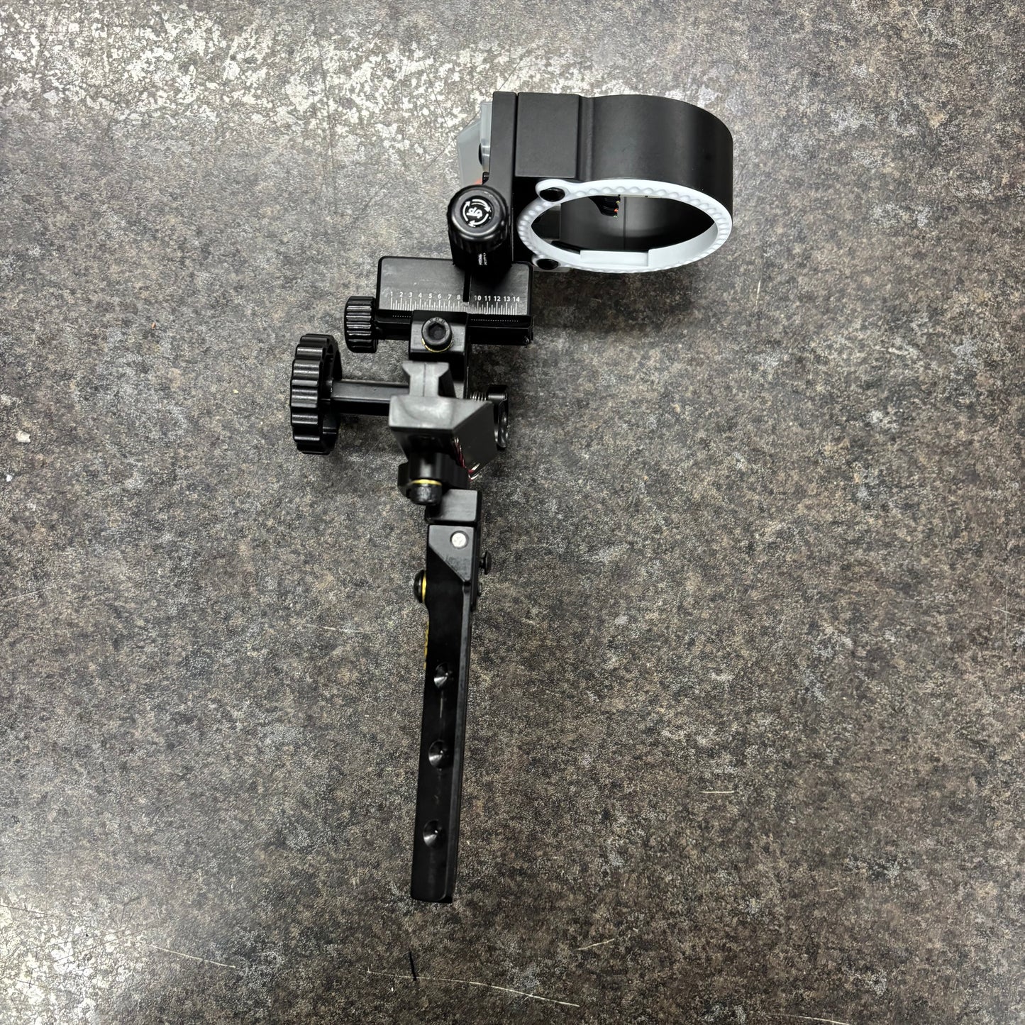 Black Gold Ascent Verdict Assault Bridge-Lock Mount RH 4 pin sight