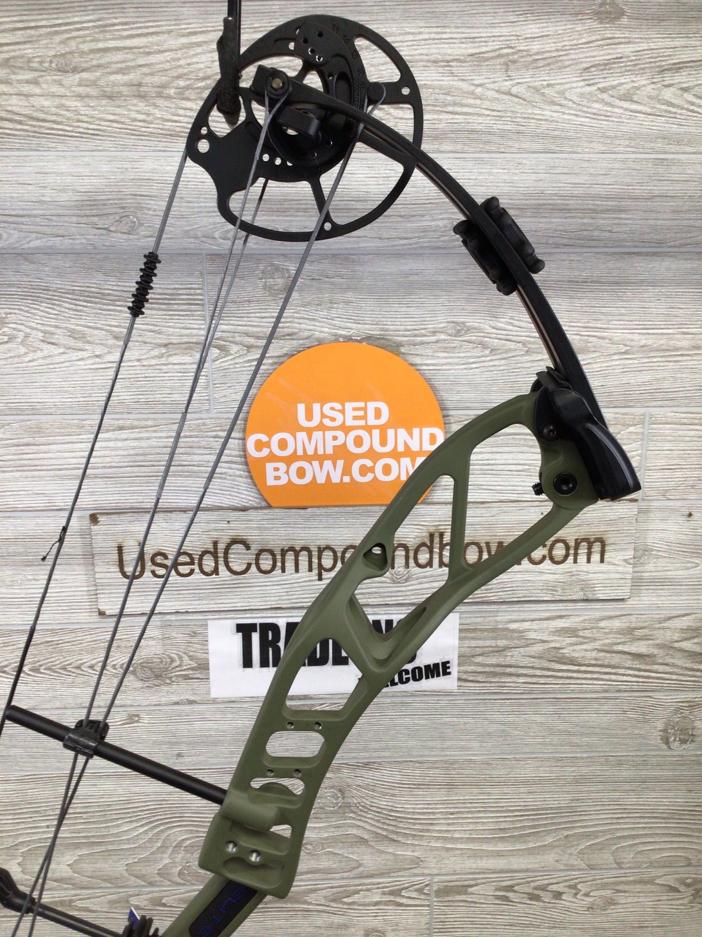 Elite Basin Right Handed Green Riser/Black 20-70lbs