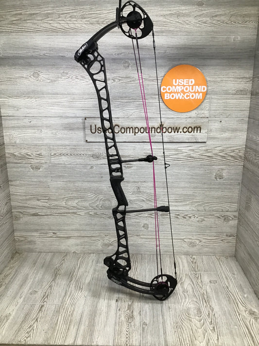 Used Mathews TRX 40 Right Handed Black 60# 28.5"