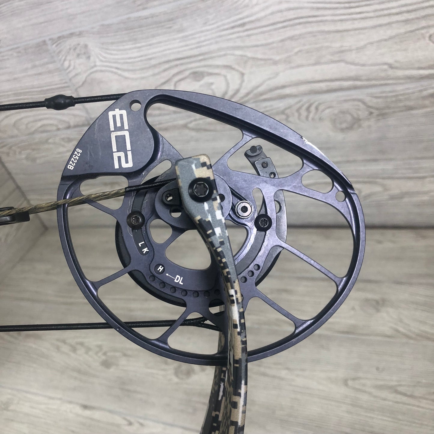 PSE Mach 34 EC2 Cam Right Hand charcoal riser, 70# el2 limbs and 80# FL limbs