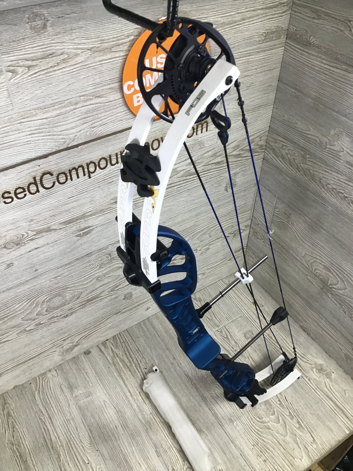 PSE Supra X 40 EM2 Blue 50-60# with extra set of 40-50#