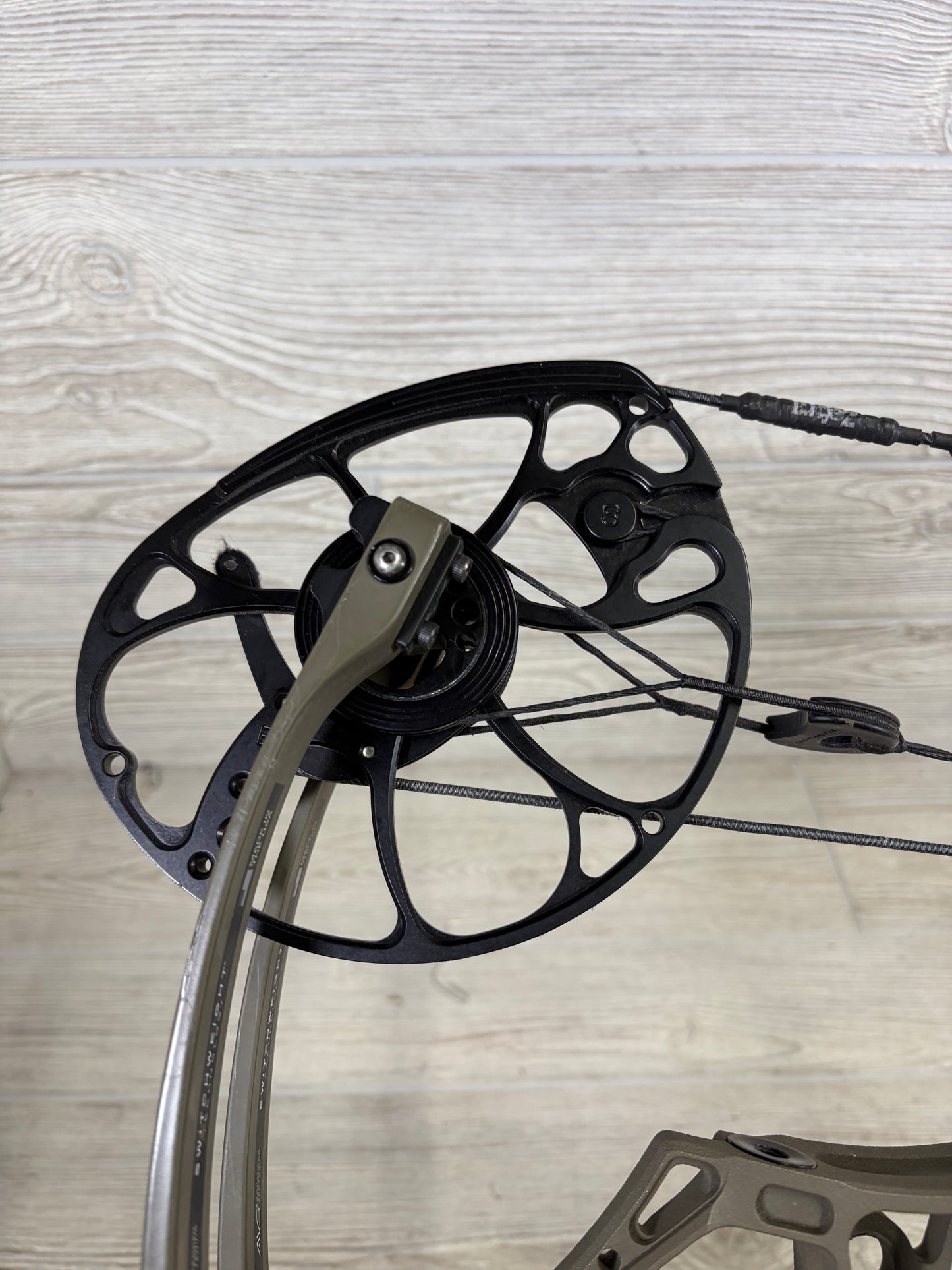 Used Mathews V3 27 Left Hand Ambush Green Bow