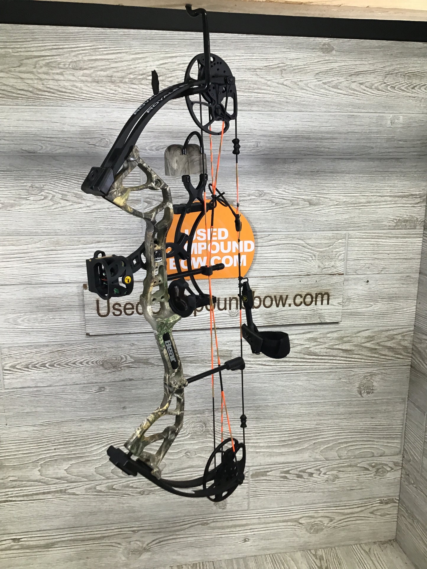 Used Bear Royale RH Camo Bow package