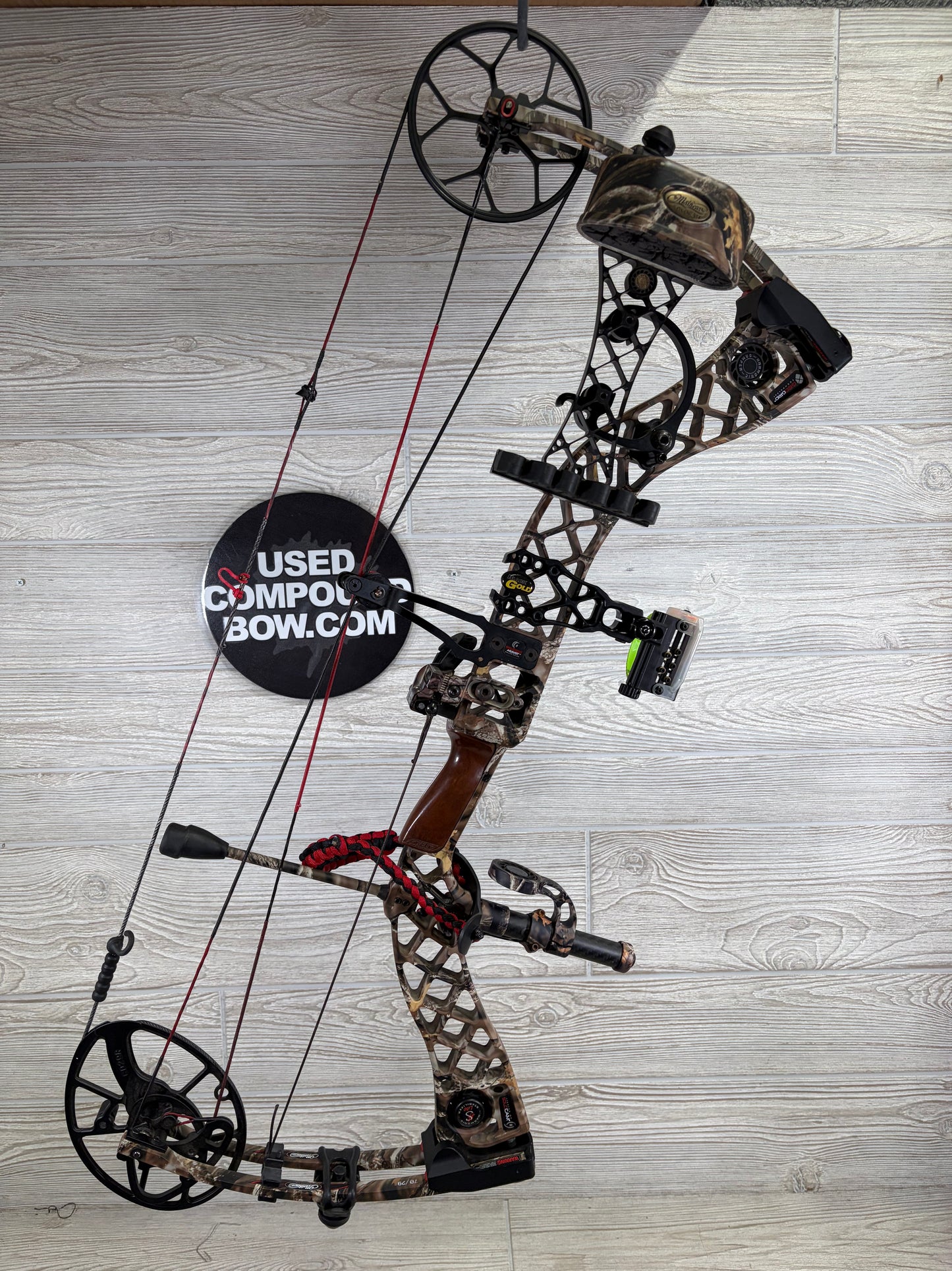 Used Mathews Creed 29" 60-70lb RH Bow Package
