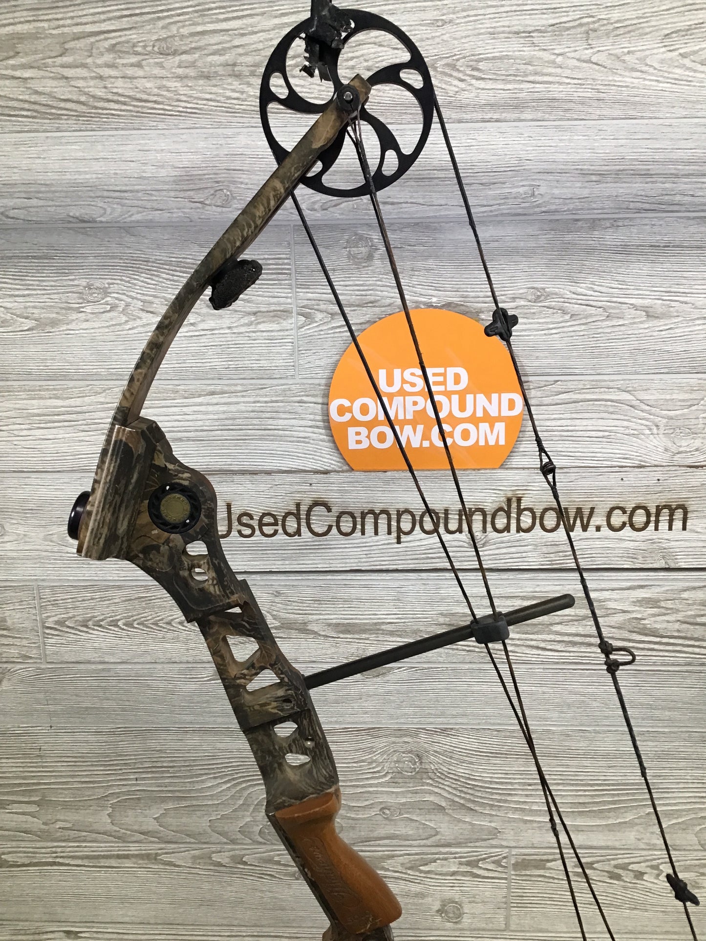 Used Mathews SQ2 Right Handed 30" 70lb Realtree