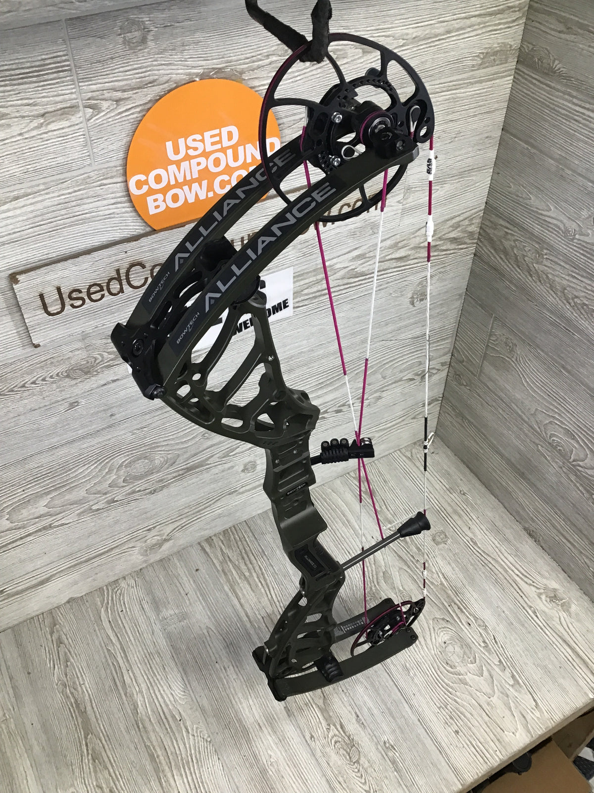 Used Bowtech Alliance 33 Right Handed 65-75# Green