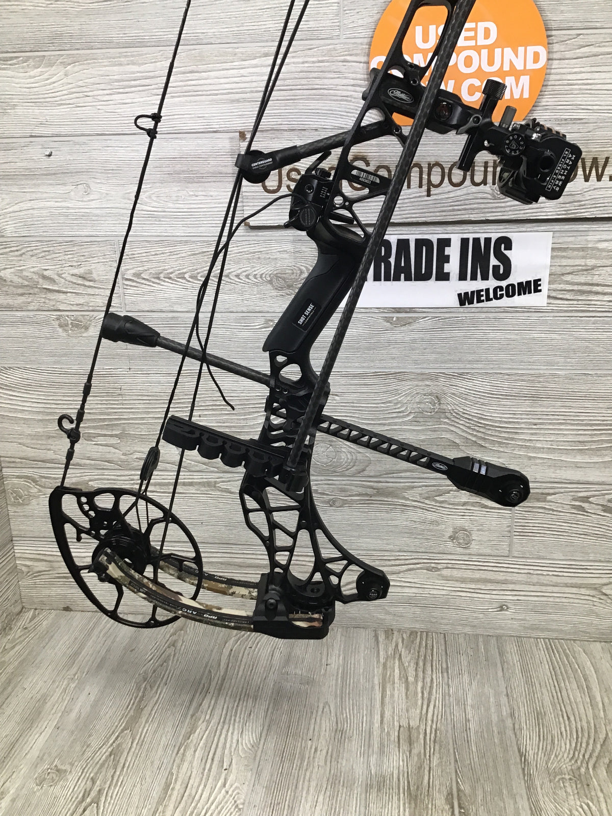 Used Mathews Lift X 29.5 Right Hand 29"/70# Black Riser/First Lite Limb Loaded pkg