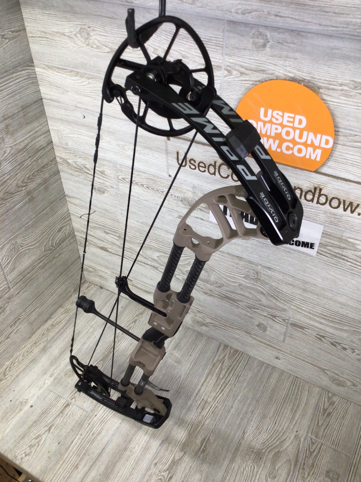 Prime Divide 35/7 Right Handed Terra 70/29" Bow