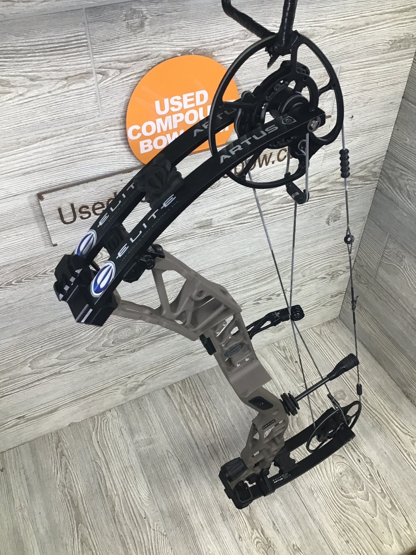 Elite Artus Right Hand Sienna Brown 50-60# Bow