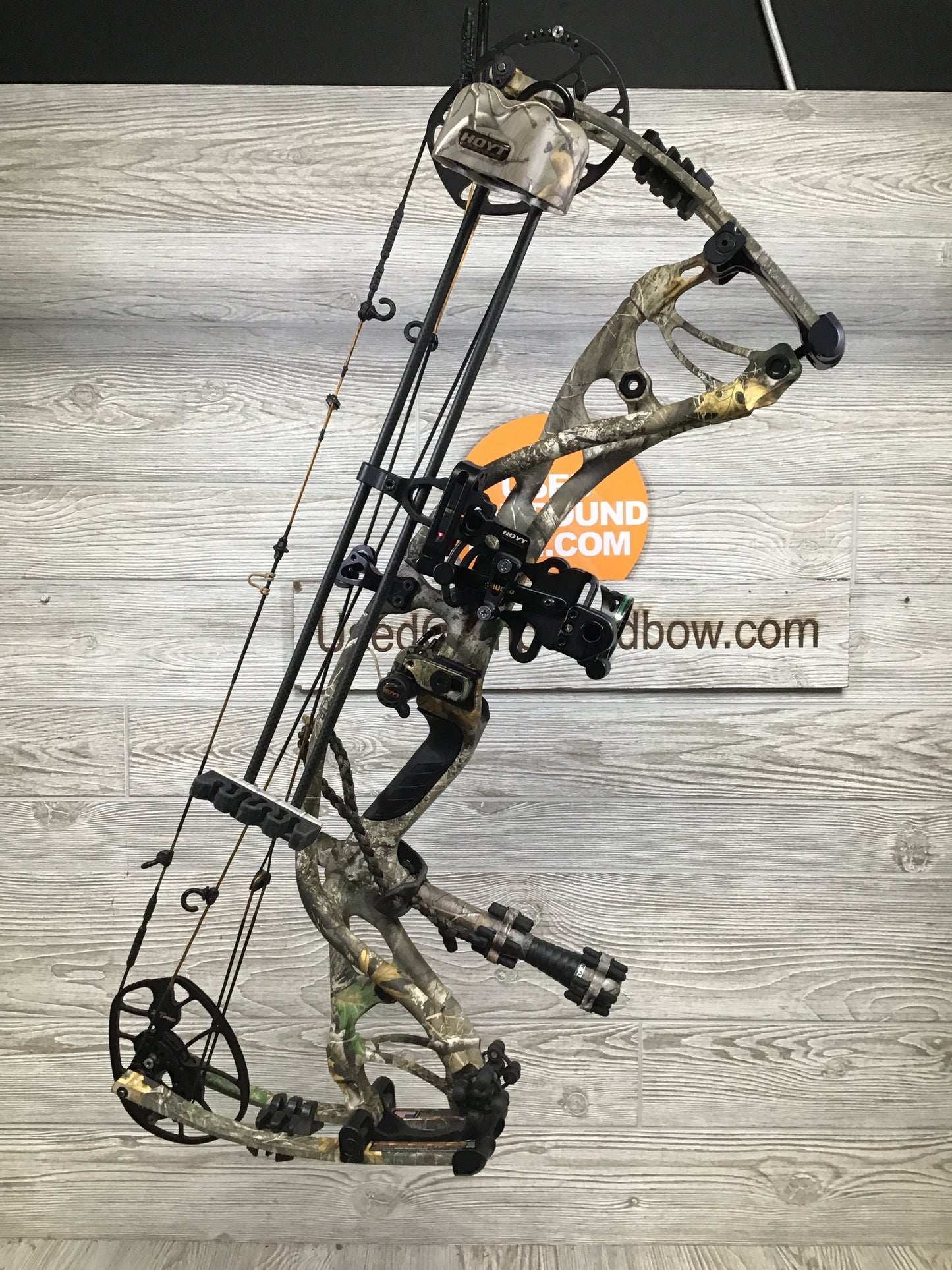 Used Hoyt Carbon RX-3 27-30 40-50# realtree Right handed package