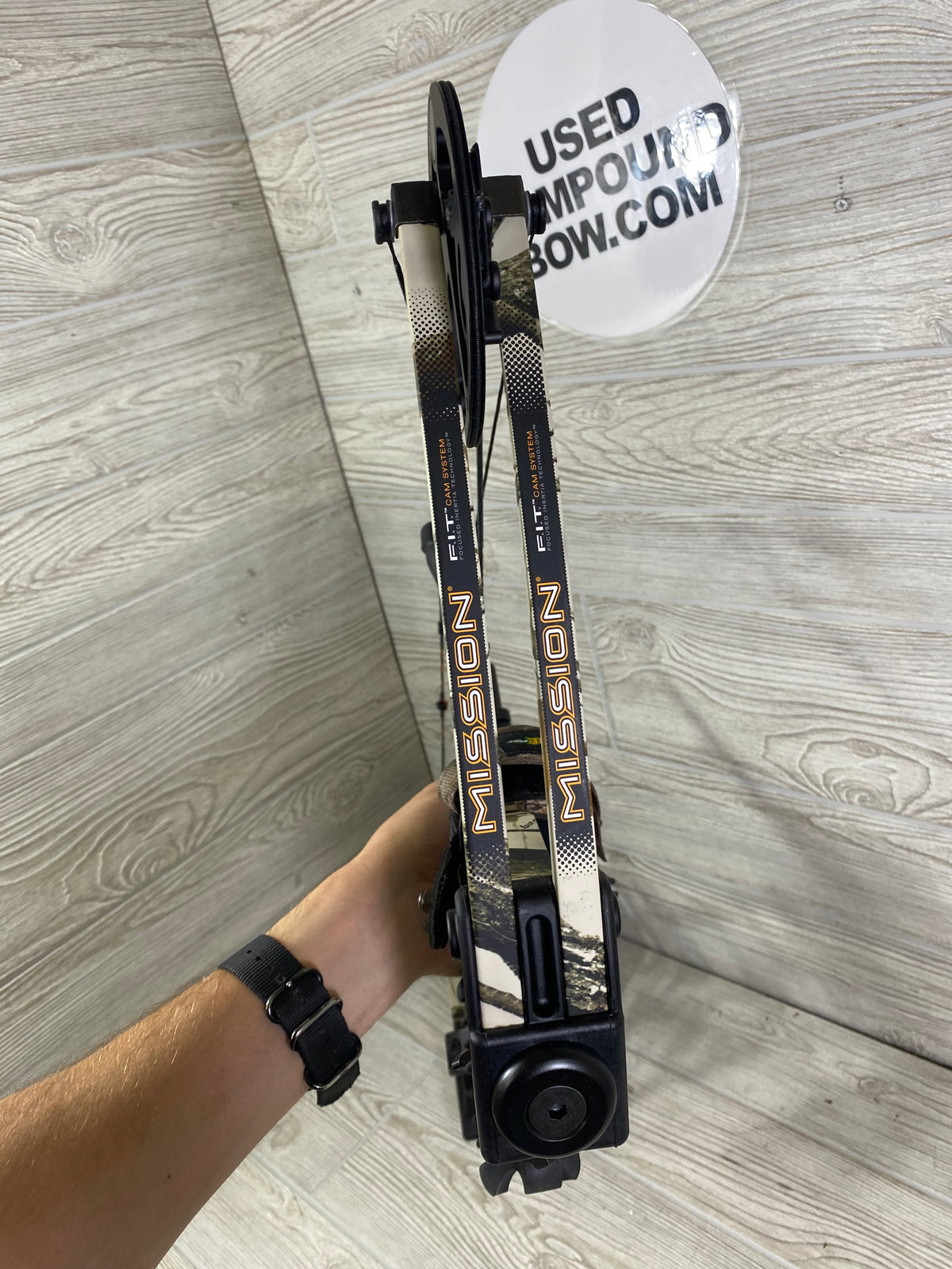 Used Mission Hype DTX Right Hand Camo Bow Pkg