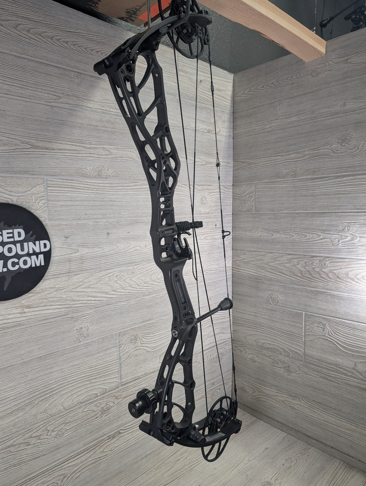 Used Bowtech Alliance 33 Right Handed 65-75# Stealth Grey