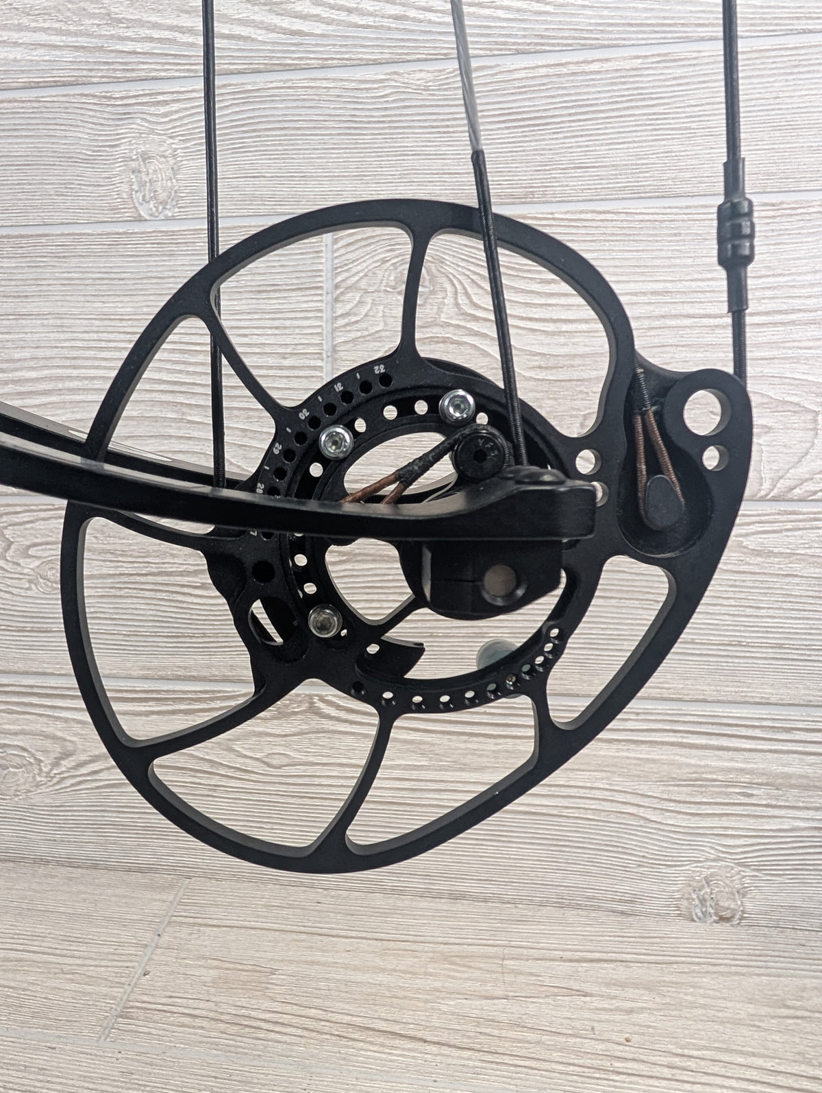 Used Bowtech Alliance 33 Right Handed 65-75# Stealth Grey
