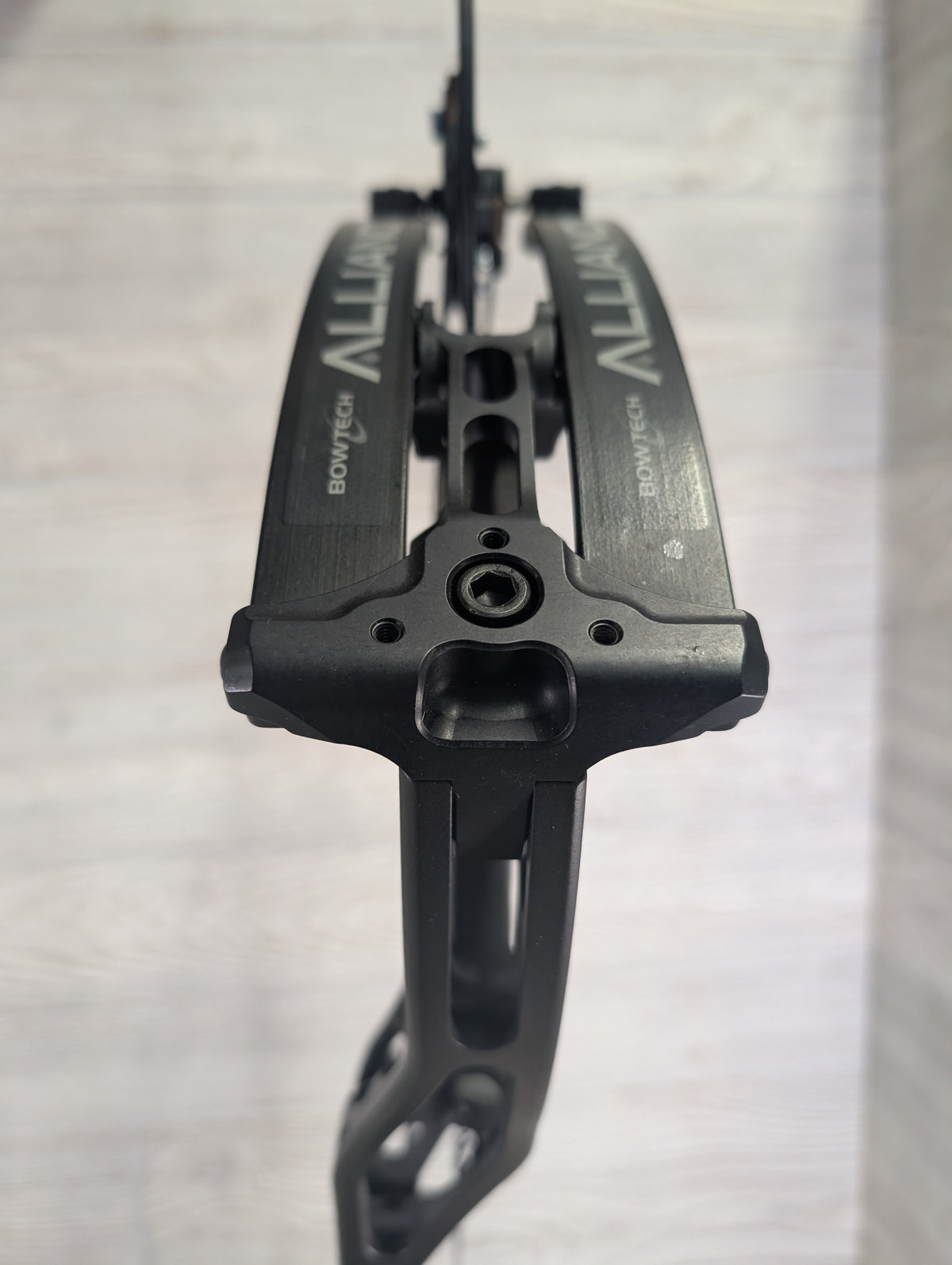 Used Bowtech Alliance 33 Right Handed 65-75# Stealth Grey