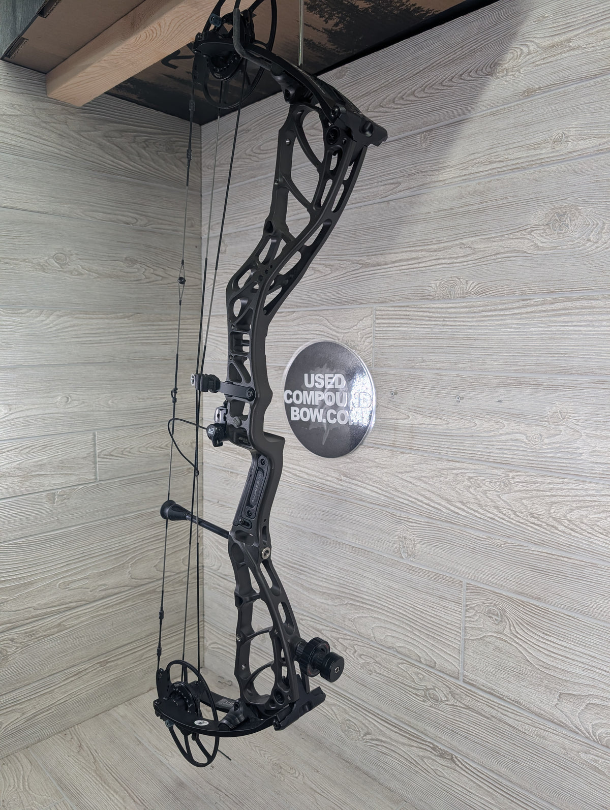 Used Bowtech Alliance 33 Right Handed 65-75# Stealth Grey